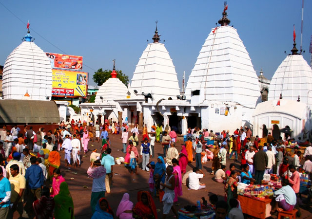 Devotees At Temple Of Baba Baidyanath In Deoghar Jharkhand India High-Res  Stock Photo - Getty Images